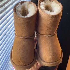 Chestnut toddler Uggs- size 7